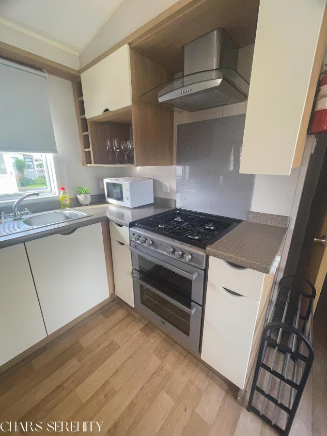Lovely Holiday Home At Lyons Caravan Park! Prestatyn Exterior foto